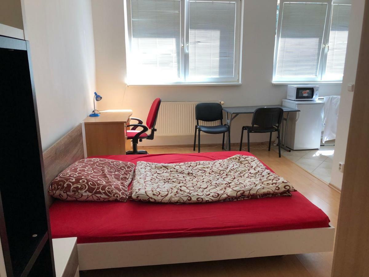 Moonstreet Apartments Bratislava Esterno foto